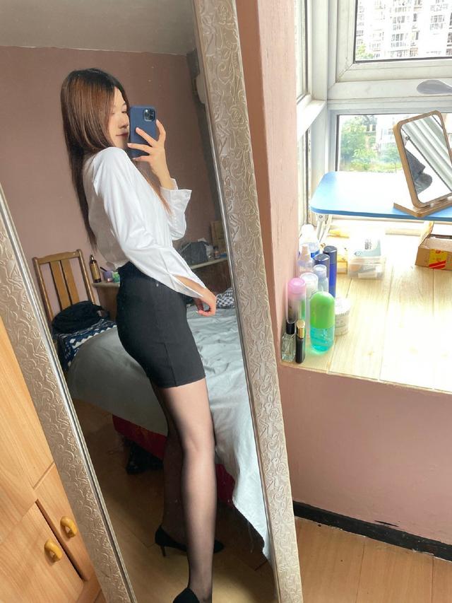 JIZZ国产丝袜18老师女人生产:14-17-20-27-45-46F:13,关于国产丝袜与女性生产的话题,一种文化现象下的深度探讨