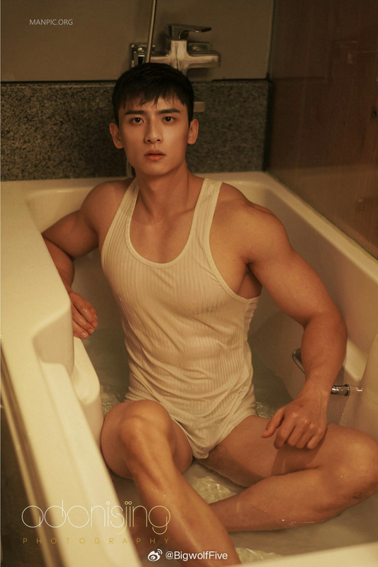 国产猛男GAYB0Y1069麻豆:14-15-18-31-35-48F:23,国产猛男GAYB0Y1069的魅力时光,麻豆时尚与独特魅力的展现