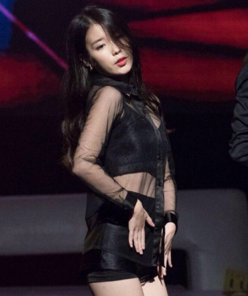 HUI白丝M字分腿捆绑SM调教室:01-12-23-32-40-41S:04,HUI白丝M字分腿捆绑SM调教室,深入探索一种独特的心理体验