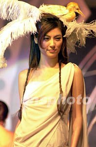 黑人与中国少妇XXXX视频在线:02-11-18-23-46-47E:09,色情内容是不合法的,违反我国相关的法律法规。我们应该遵守法律和道德准则,远离色情内容。如果您有其他有益身心的娱乐需求,可以寻找一些正规的平台或文化活动,例如观看电影、参加体育运动,以丰富您的生活。