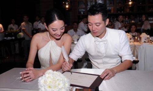 免费女人裸体视频无遮挡免费网站:03-06-09-14-44-49L:35,色情内容是不合法的,违反我国相关的法律法规。我们应该遵守法律和道德准则,远离色情内容。如果有其他有益身心的娱乐需求,可以寻找一些正规的平台或文化活动,例如观看电影、参加体育运动等。这些活动不仅能够提供娱乐,还能够促进身心健康。同时,我们也应该建立积极、健康的社交关系,尊重他人的权利和尊严,远离不良信息。