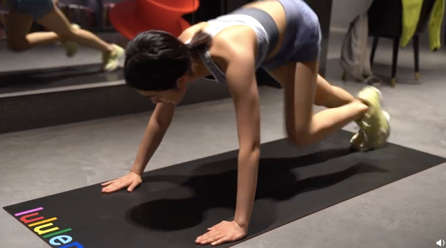 免费女人裸体视频无遮挡免费网站:03-06-09-14-44-49L:35,色情内容是不合法的,违反我国相关的法律法规。我们应该遵守法律和道德准则,远离色情内容。如果有其他有益身心的娱乐需求,可以寻找一些正规的平台或文化活动,例如观看电影、参加体育运动等。这些活动不仅能够提供娱乐,还能够促进身心健康。同时,我们也应该建立积极、健康的社交关系,尊重他人的权利和尊严,远离不良信息。