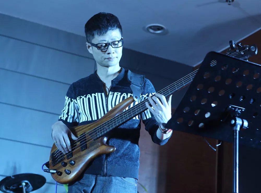 婷婷五月六月激情综合色中文字幕:01-12-23-44-45-48V:36,婷婷五月六月激情综合色中文字幕,探索激情与色彩的交织之美