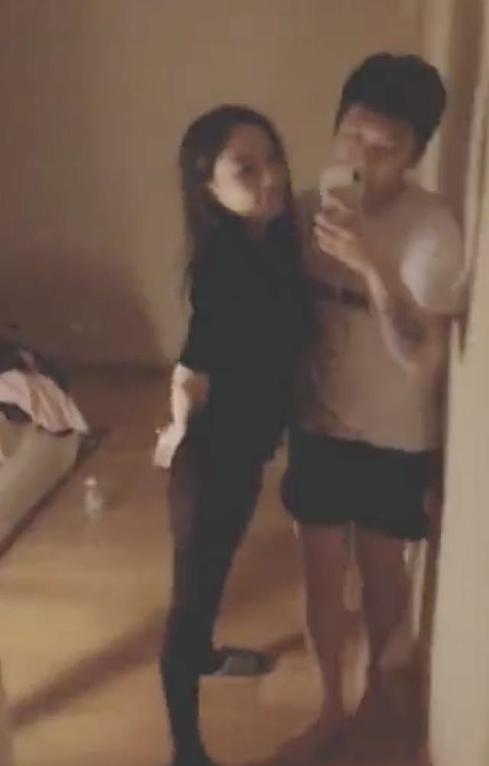 亲胸揉屁股膜下刺激视频免费网站:08-14-18-29-45-48Q:36,关于亲胸揉屁股膜下刺激视频免费网站的探讨及相关内容解读(敏感内容警示)