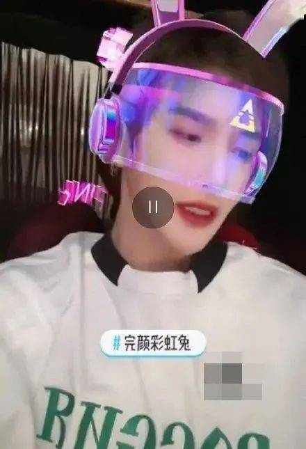 免费无码无遮挡裸体视频在线观看:03-09-12-16-17-25J:41,色情内容是不合法的,违反我国相关的法律法规。我们应该遵守法律和道德准则,远离色情内容。如果有其他有益身心的娱乐需求,可以寻找一些正规的平台或文化活动,例如观看电影、参加体育运动、学习绘画或音乐等。这些活动不仅能够提供娱乐,还能够提升个人技能和促进身心健康。