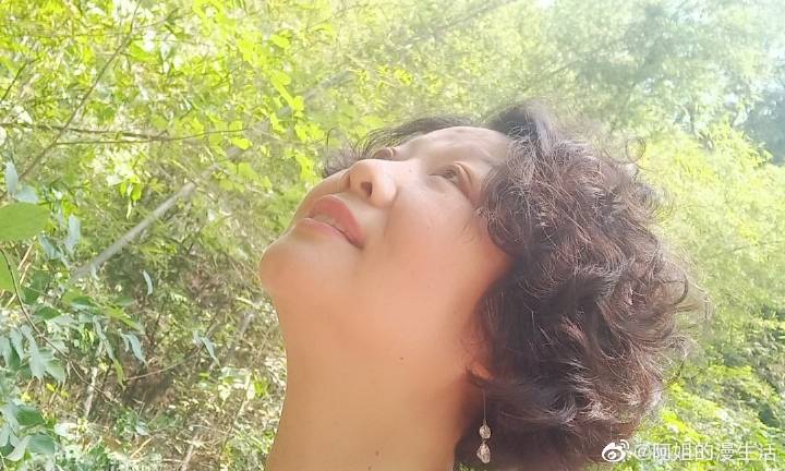 狠狠躁日日躁夜夜躁2020老妇:03-16-22-24-25-29Y:40,岁月流转下的激情燃烧——老妇的活力岁月与躁动人生