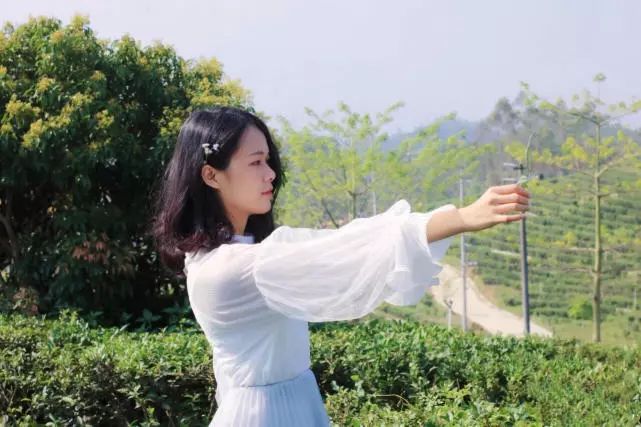 无码人妻一区二区三区免费看成人:10-13-24-25-29-45B:42,色情内容是不合法的,违反我国相关的法律法规。我们应该遵守法律和道德准则,远离色情内容。如果有其他有益身心的娱乐需求,可以寻找一些正规的平台或文化活动,例如观看电影、参加体育运动、学习知识等,以丰富生活。