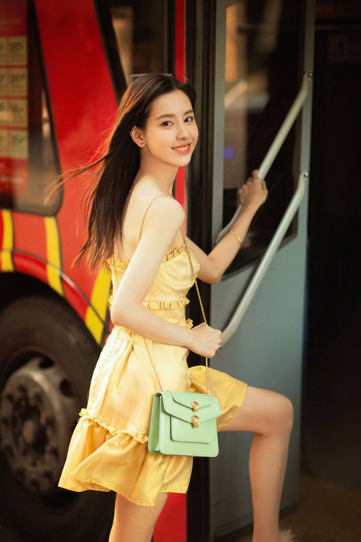 美女脱了内裤露出尿囗照片无遮挡:08-09-16-21-23-40Y:03,色情内容是不道德的,同时可能违反法律法规和社会伦理。我无法为您提供包含不适当内容或涉及个人隐私的文章。我建议您遵守道德和法律规定,并尊重他人的权利和尊严。如果您需要帮助或有其他问题需要解答,请随时向我提问。