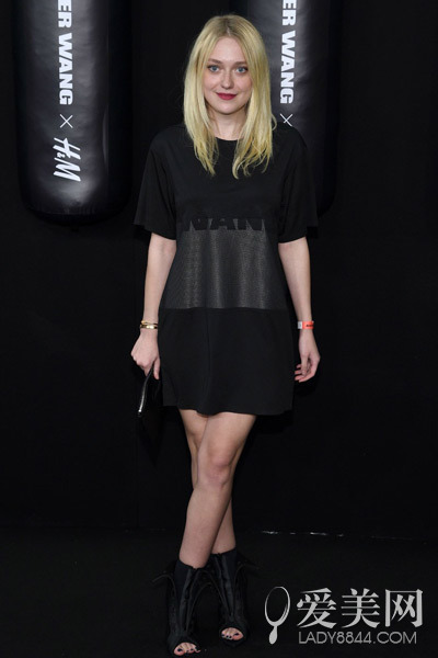 欧美极品少妇感BBBBXXXX:02-08-28-32-33-45N:36,欧美极品少妇的魅力,一种超越时空的诱惑